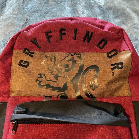 Harry Potter Gryffindor Maroon Backpack Book Bag - Picture 4 of 7